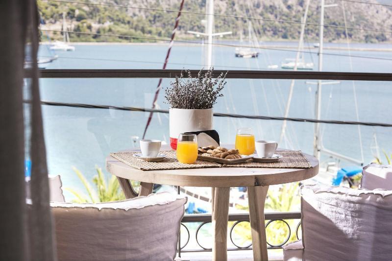 Argostoli Marina Suites Exterior photo