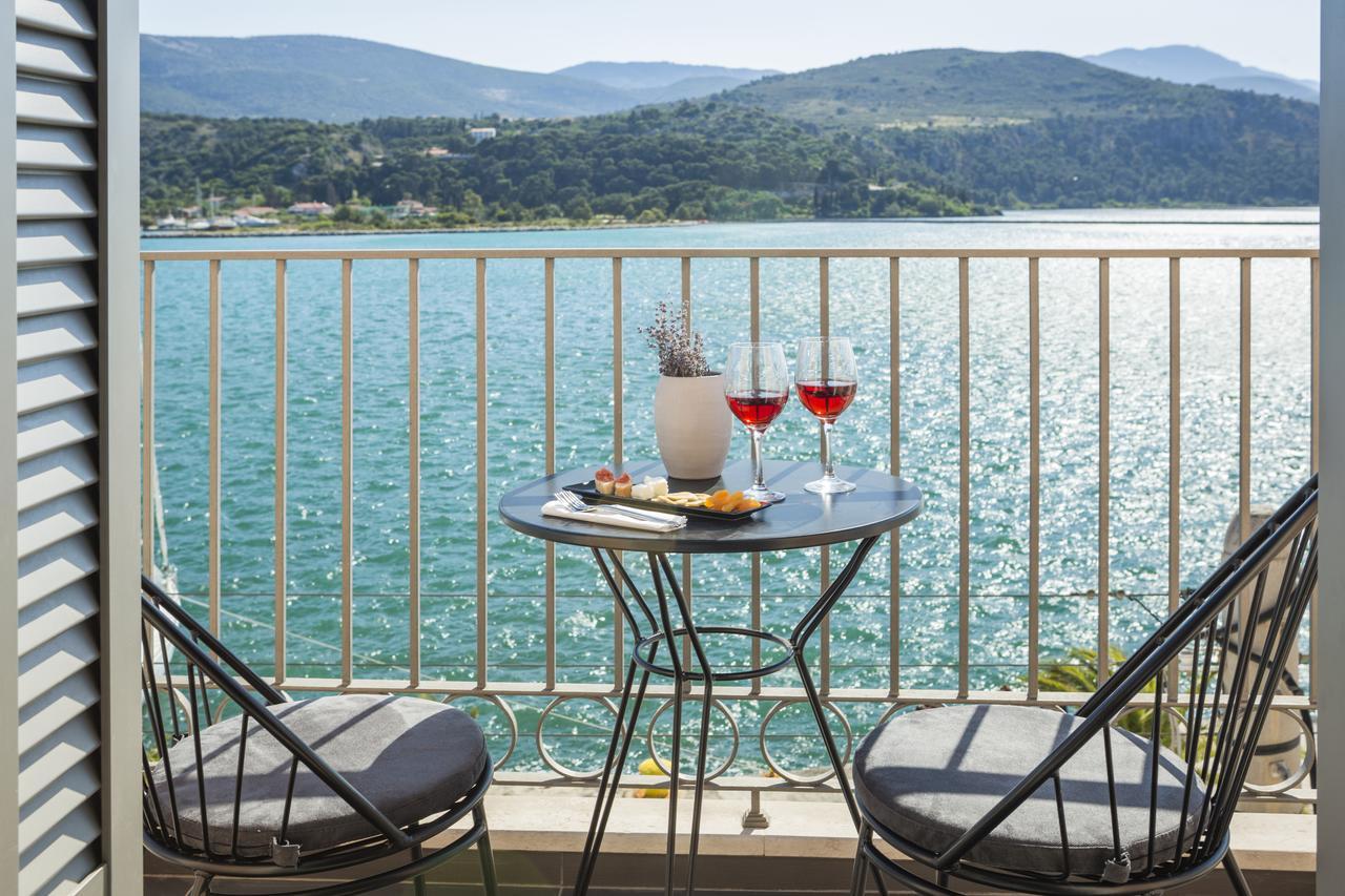 Argostoli Marina Suites Exterior photo
