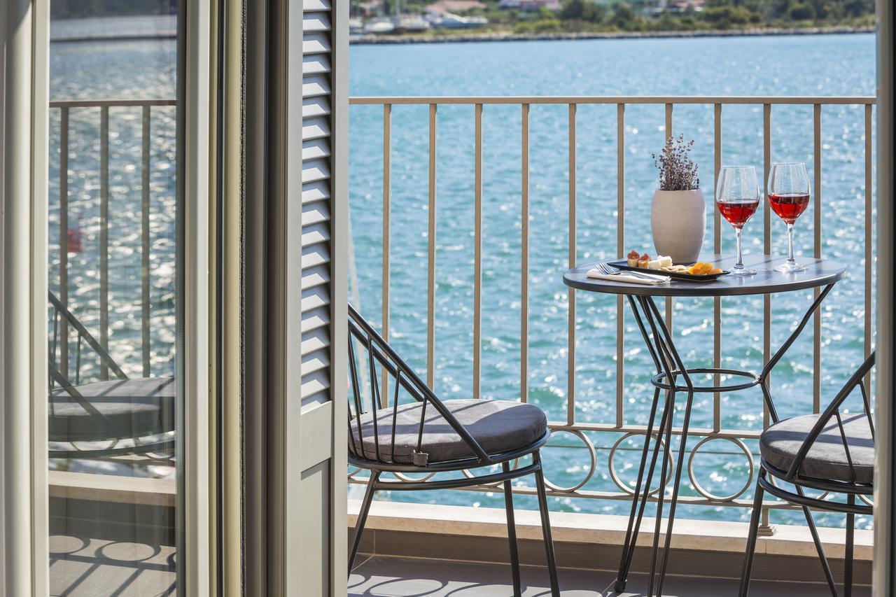 Argostoli Marina Suites Exterior photo